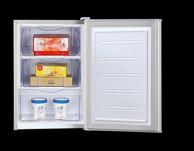 Drawer-type freezer with baskets